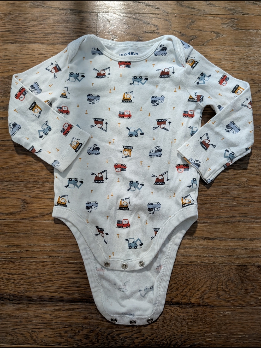 Old Navy White Long-Sleeve Construction Print Onesie 12-18mo
